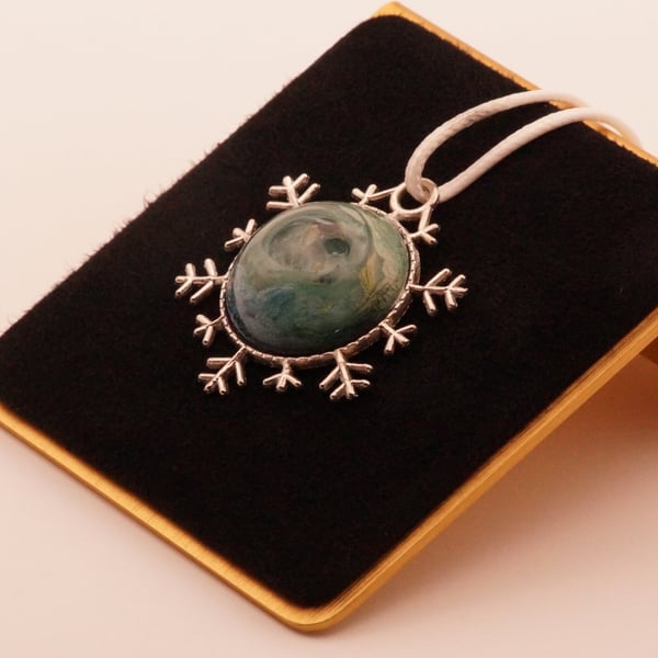 Resin Galaxy Snowflake Pendant Necklace