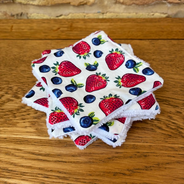 Strawberry And Blueberry Print Reusable Makeup Remover Wipes 