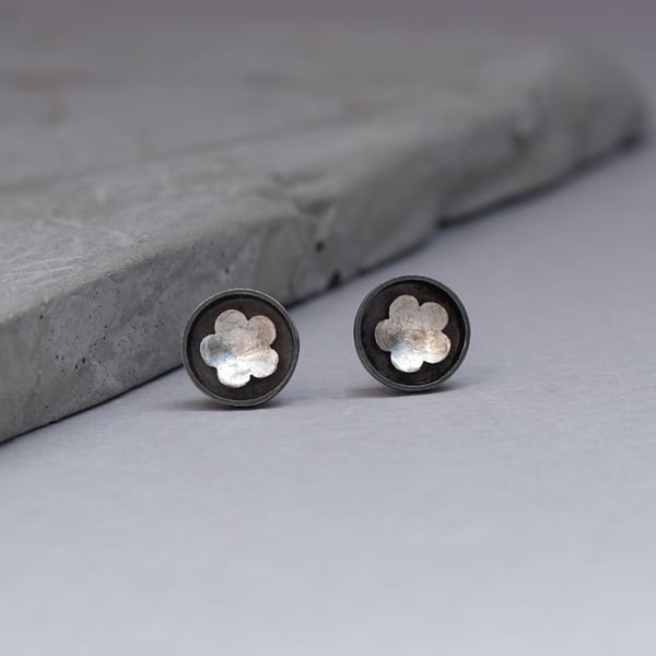 Daisy Sterling Silver Little Stud Earrings