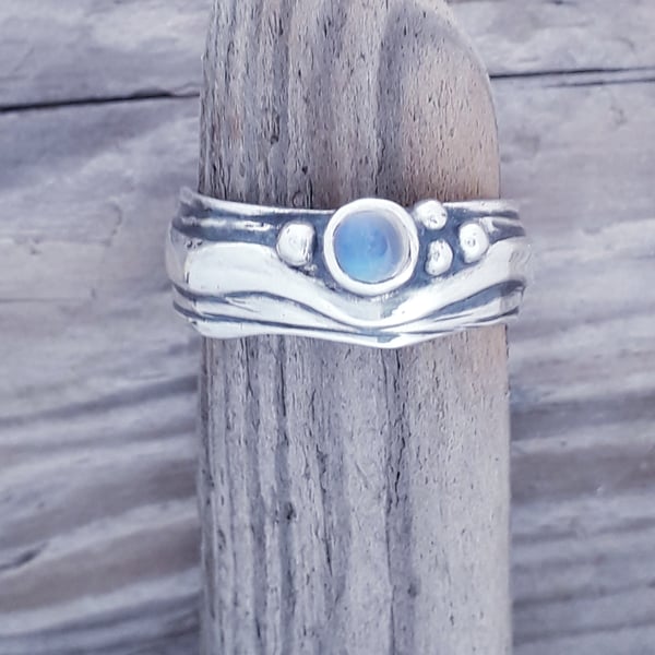 Narrow Wave with Fine Blue Moonstone size N only