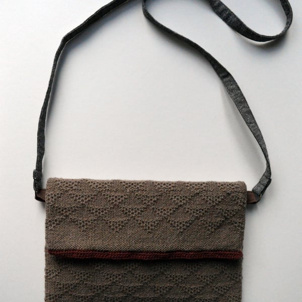 Knitted envelope bag