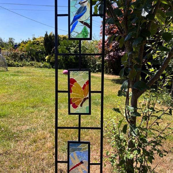 glass mosaic feature