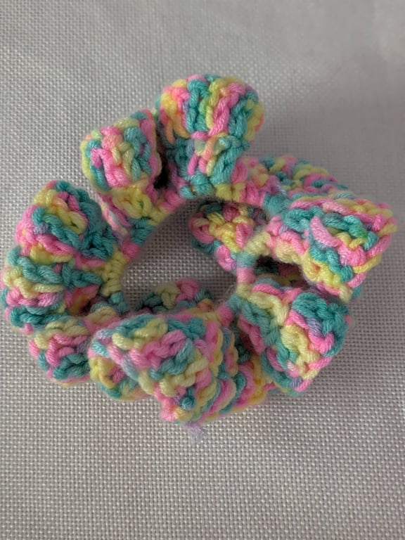 Pastel Scrunchie 