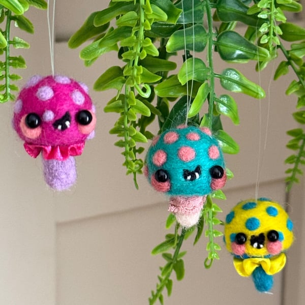 Bright Mini Mushroom Trio