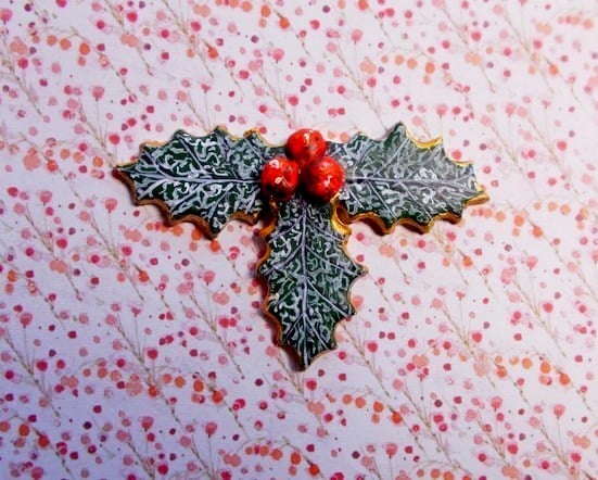  Christmas HOLLY & RED BERRIES BROOCH Festive Wedding Pin HANDMADE HAND PAINTED