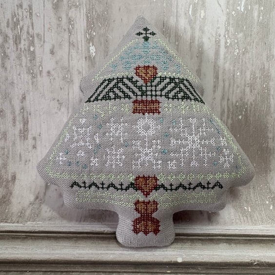 Winter Bowl Filler - Winter Tree by Carolee Crafts  SY 0041