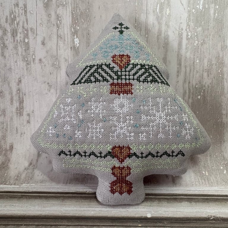 Winter Bowl Filler - Winter Tree by Carolee Crafts  SY 0041