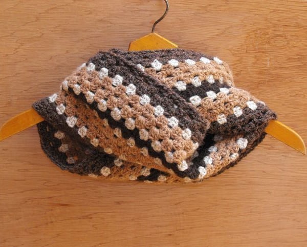 Crochet cowl - chocolate and caramel