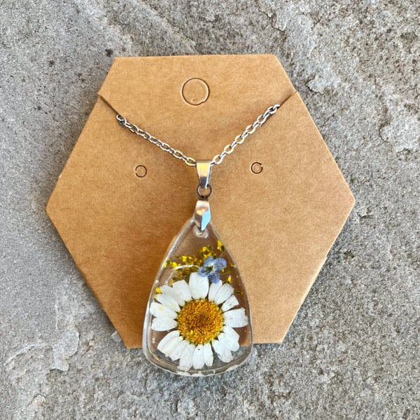 Daisy Drop Resin Pendant Necklace 
