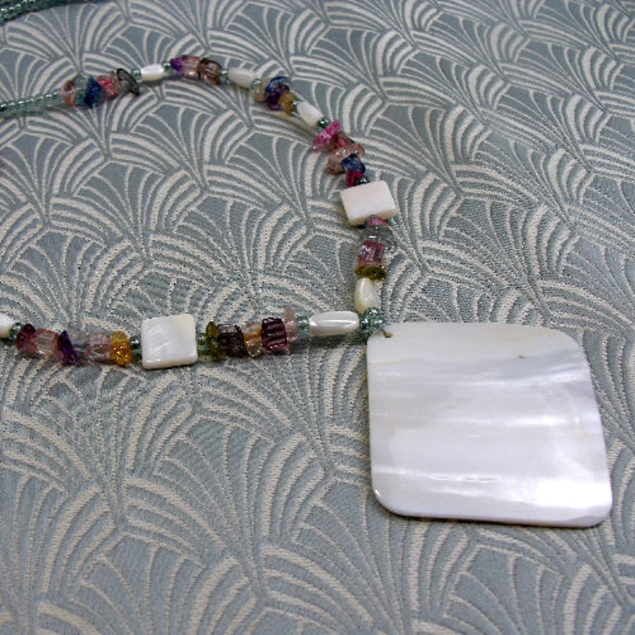 Crystal Quartz Necklace With Mother of Pearl swpsA43