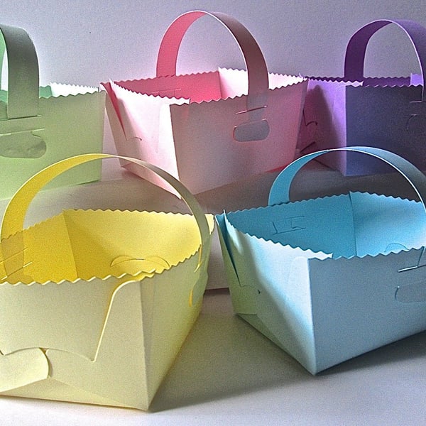 10 Pastel Easter Basket Favour Boxes with handle