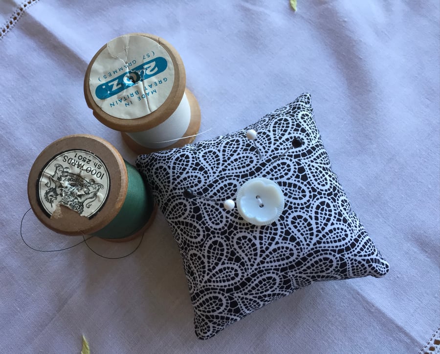 Lace look pin cushion 