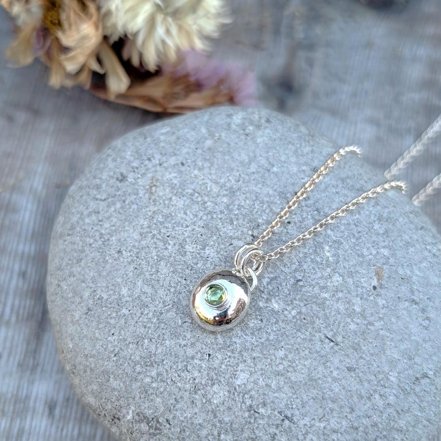 Sterling Silver Pebble Necklace with Peridot - JBJ6016