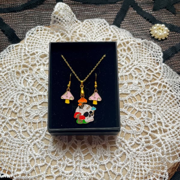 Mushroom skull and earring set