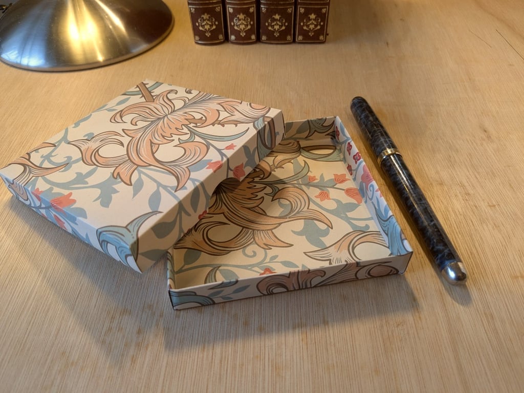 An Ultra-thin Gift Box - Imagined Vines 'Memory'