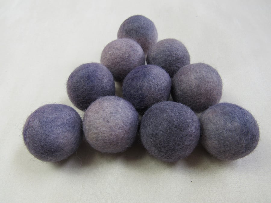 10 Large 3cm Alkanet Purple Natural Dye Felt Balls