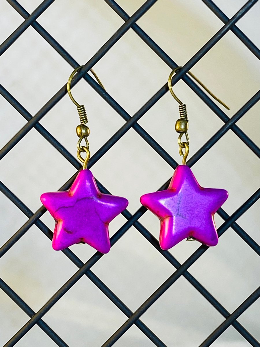 Purple star earrings 