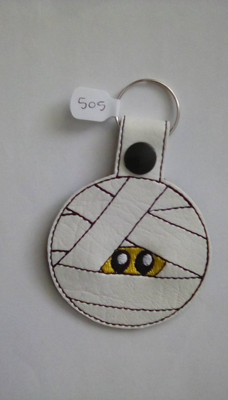 505. Halloween Mummy keyring