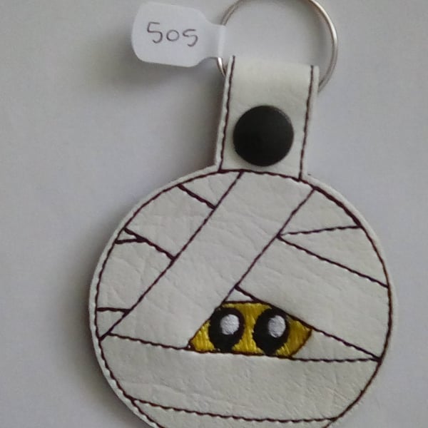 505. Halloween Mummy keyring