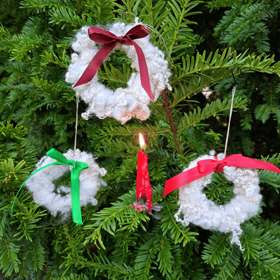 Wreath Christmas tree and house decoration natural wool 12cm