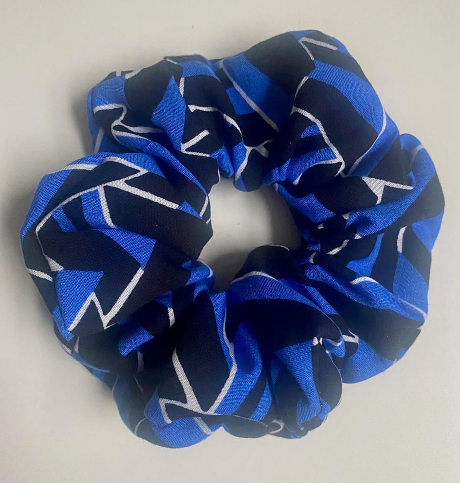 Geometric Lines Scrunchie 