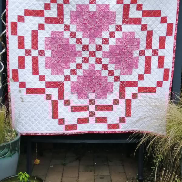 Heart Quilt - Valentine Quilt by Diane Davis 53" square 135cm