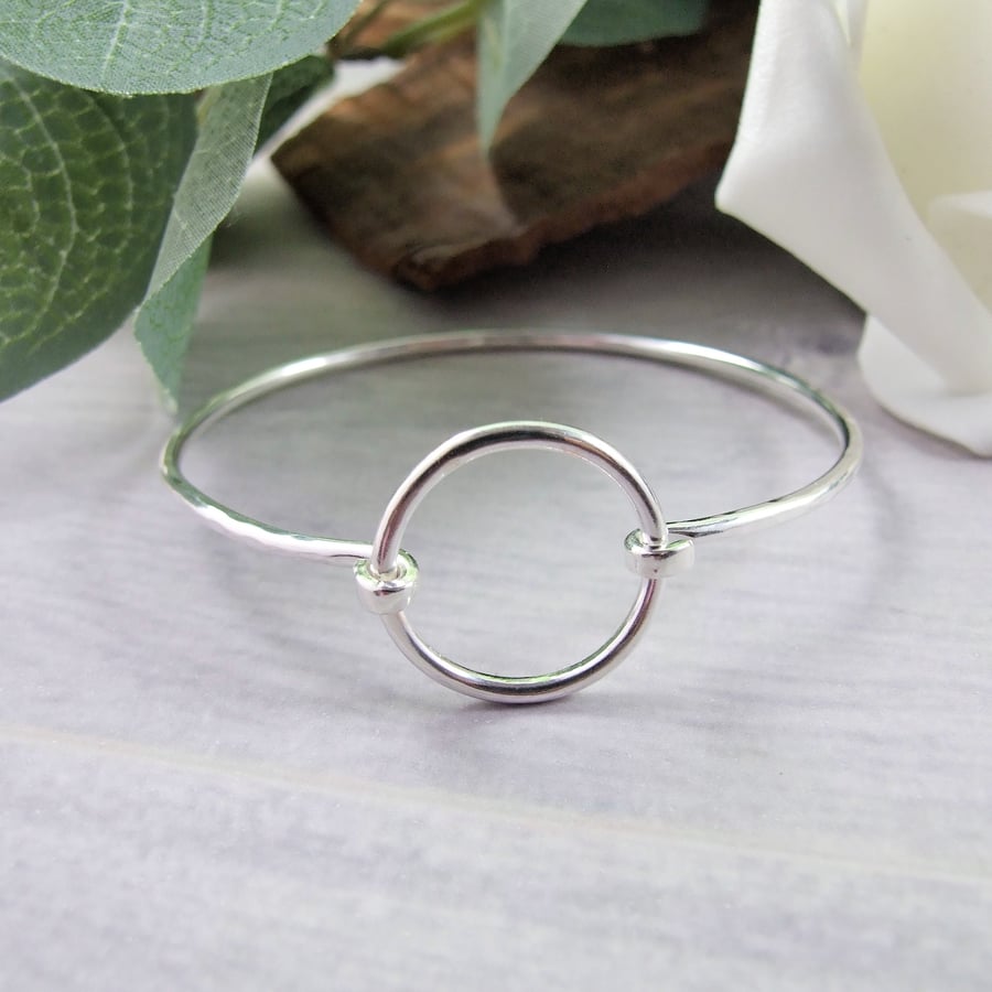 Sterling Silver Bangle. Silver Circle Tension Bangle with Clasp