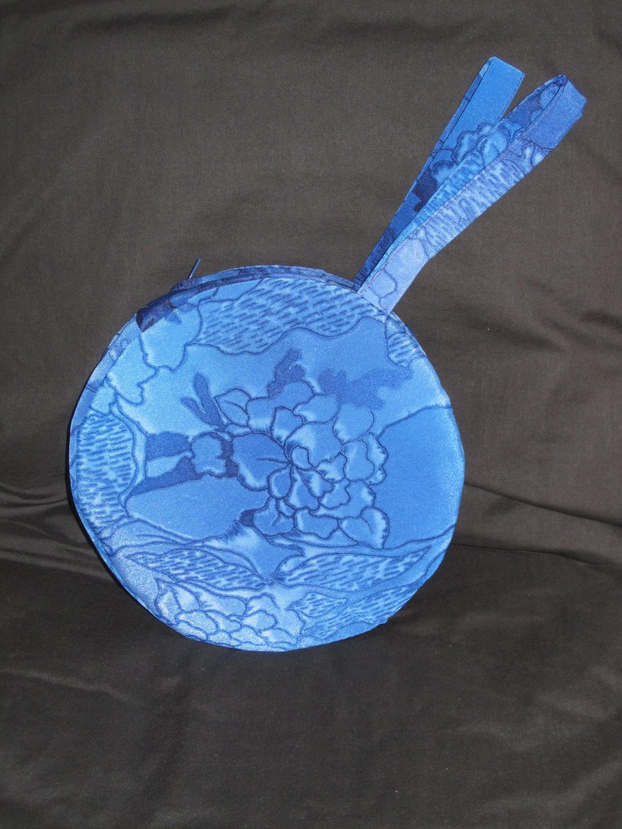 Circular Handbag, blue, zipped