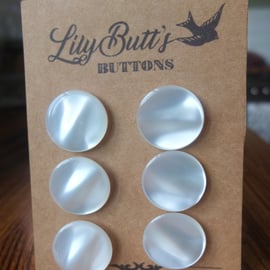 6 Vintage Pearly White Buttons 30mm