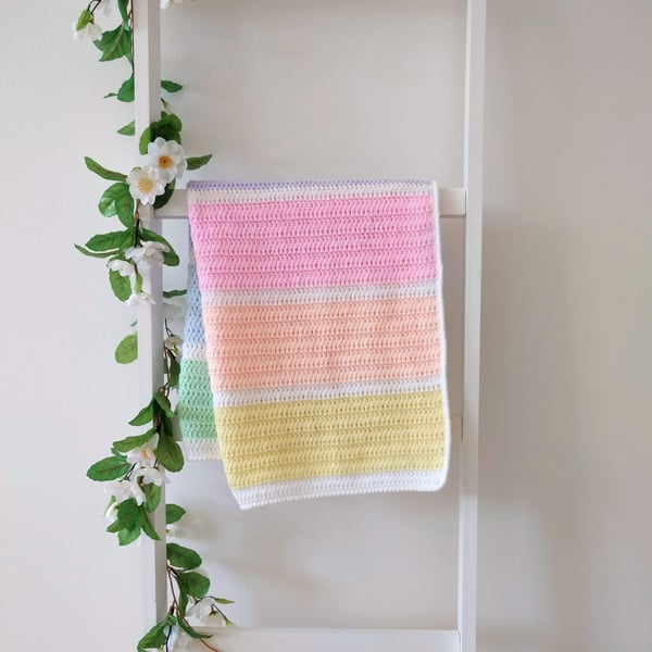 Crochet baby blanket - Multicoloured