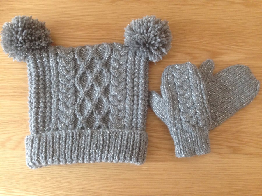 Funky Grey Sparkle Hat And Mittens With Cables And Bobbles Great Gift (R368)