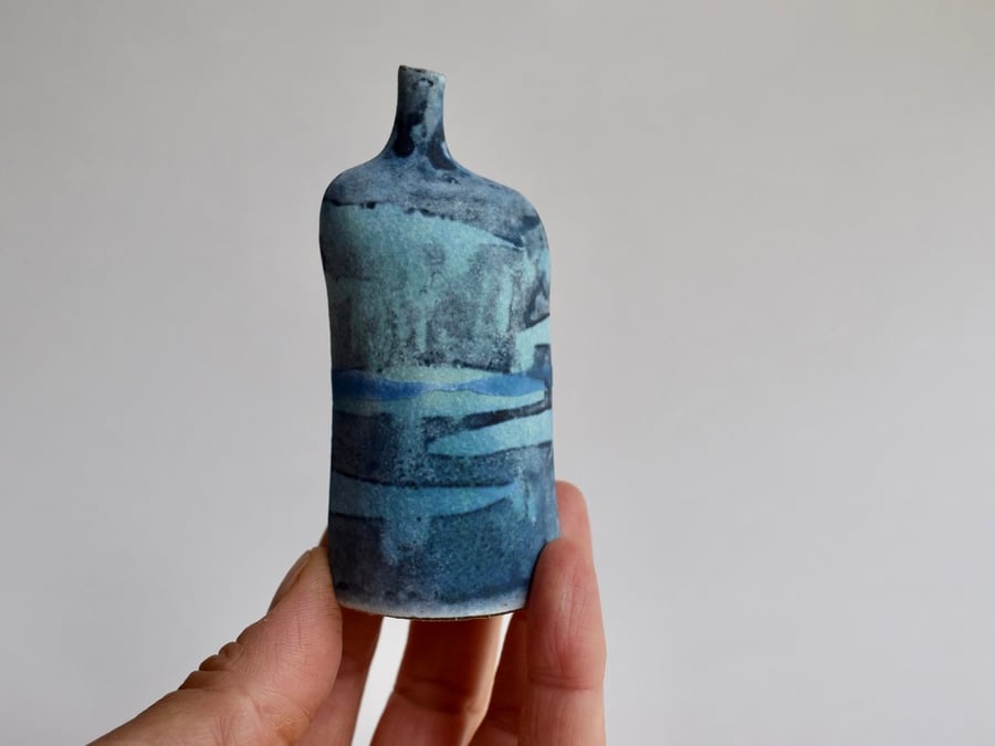 Waves Bottle in Stoneware Ceramic