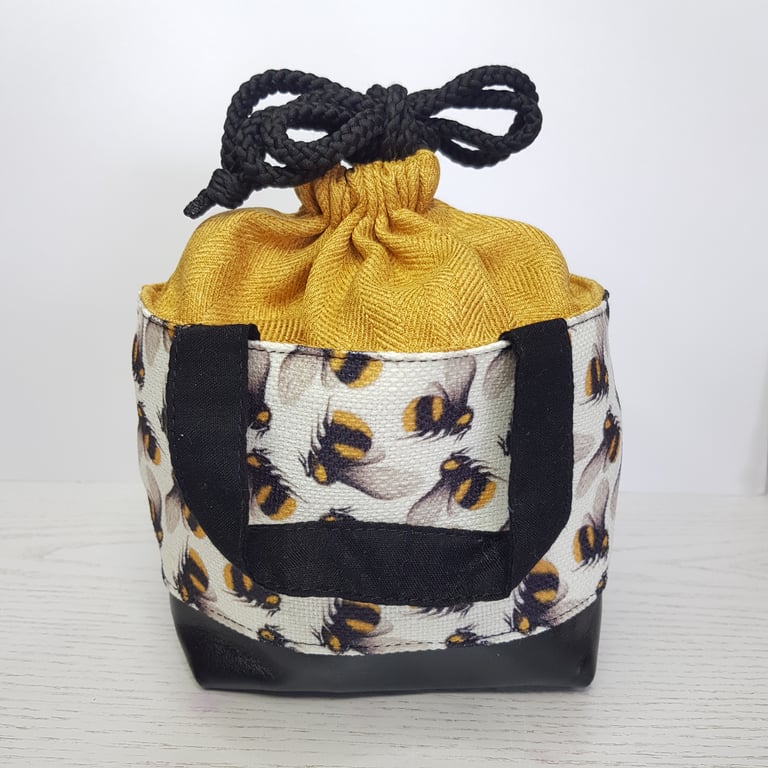 Bee Patterned 2-way Mini Storage Bag