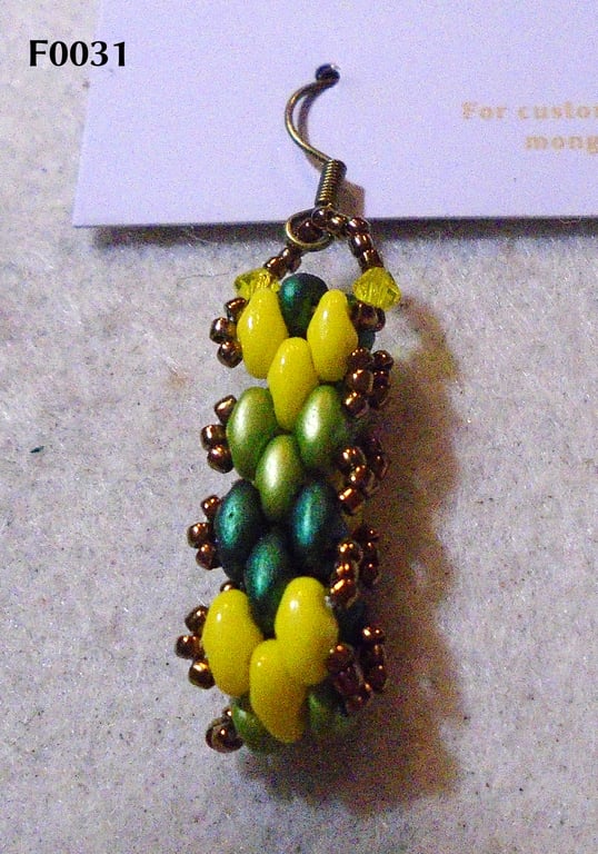 Brickwork-pattern bead earrings (customisable)