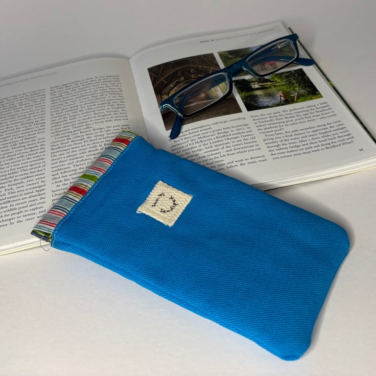 Flex snap top glasses case, pinch top spectacles pouch, flex closure sunglasses 