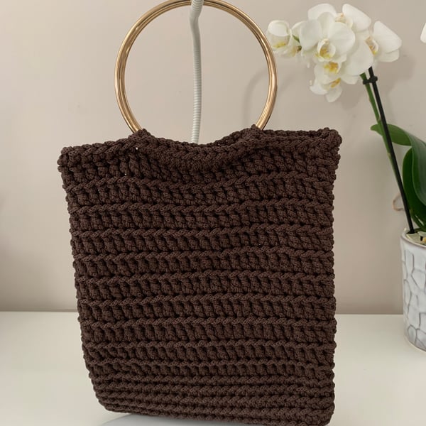Crochet handbag with handles