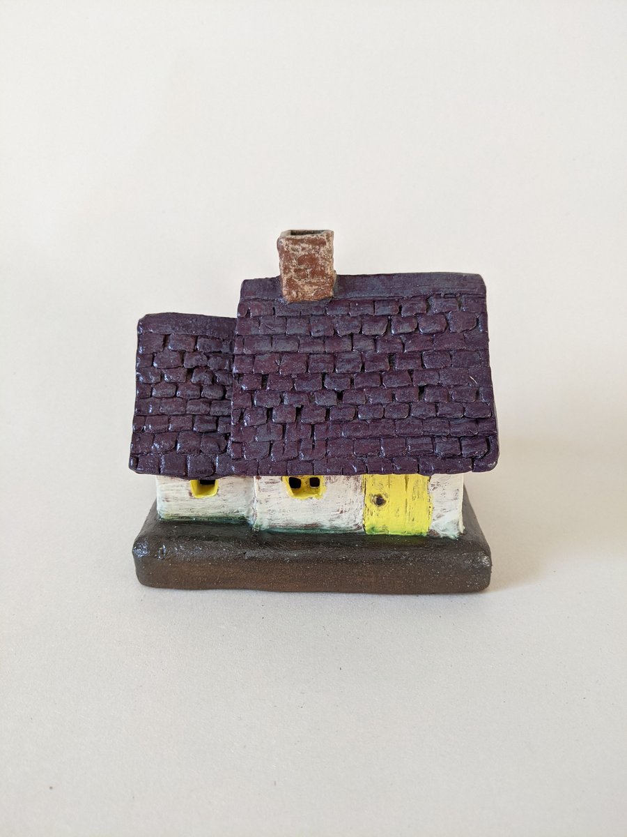  Cottage tealight holder