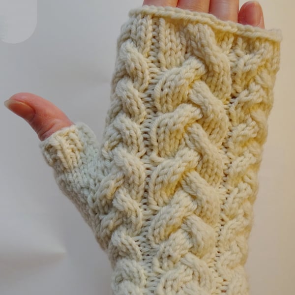 Fingerless Mitts: Snowy White Braid