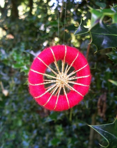 Dorset Button Christmas Decoration Making, Tolpuddle, 2 December 2023