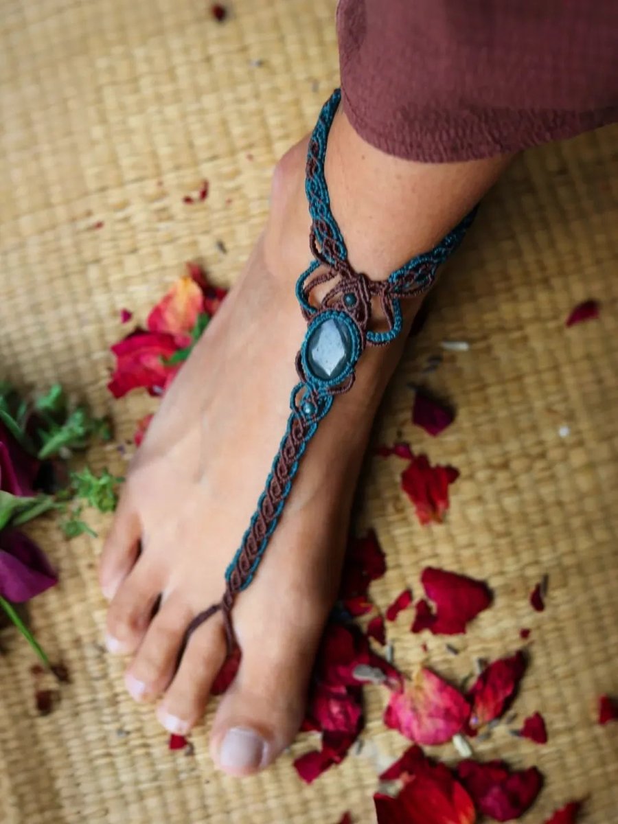 Macrame anklet wit Moss Agate 