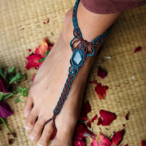 Macrame anklet wit Moss Agate 