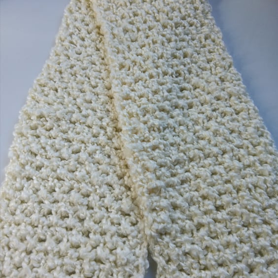 Crochet Scarf (Snow White) - cosy and stylish!