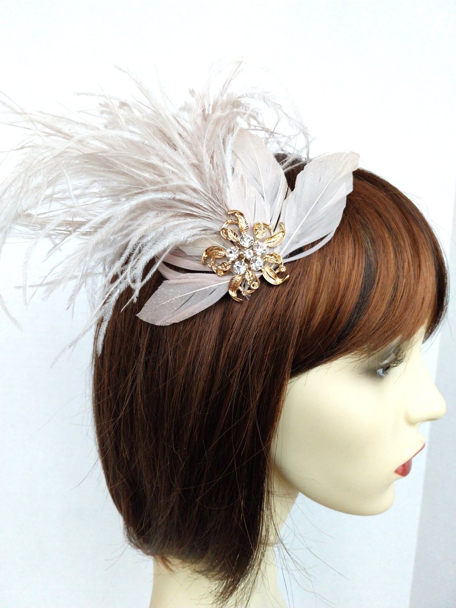 Amanda Nude coloured feather clip