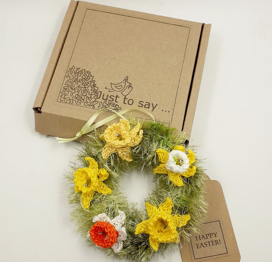 Crochet Narcissus Mini Wreath - Alternative to a Card