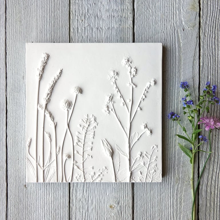 Plaster Cast Flower Plaque 20x20cm