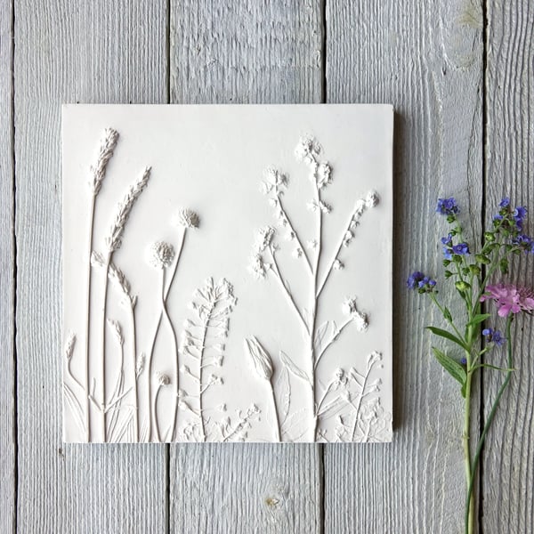 Plaster Cast Flower Plaque 20x20cm