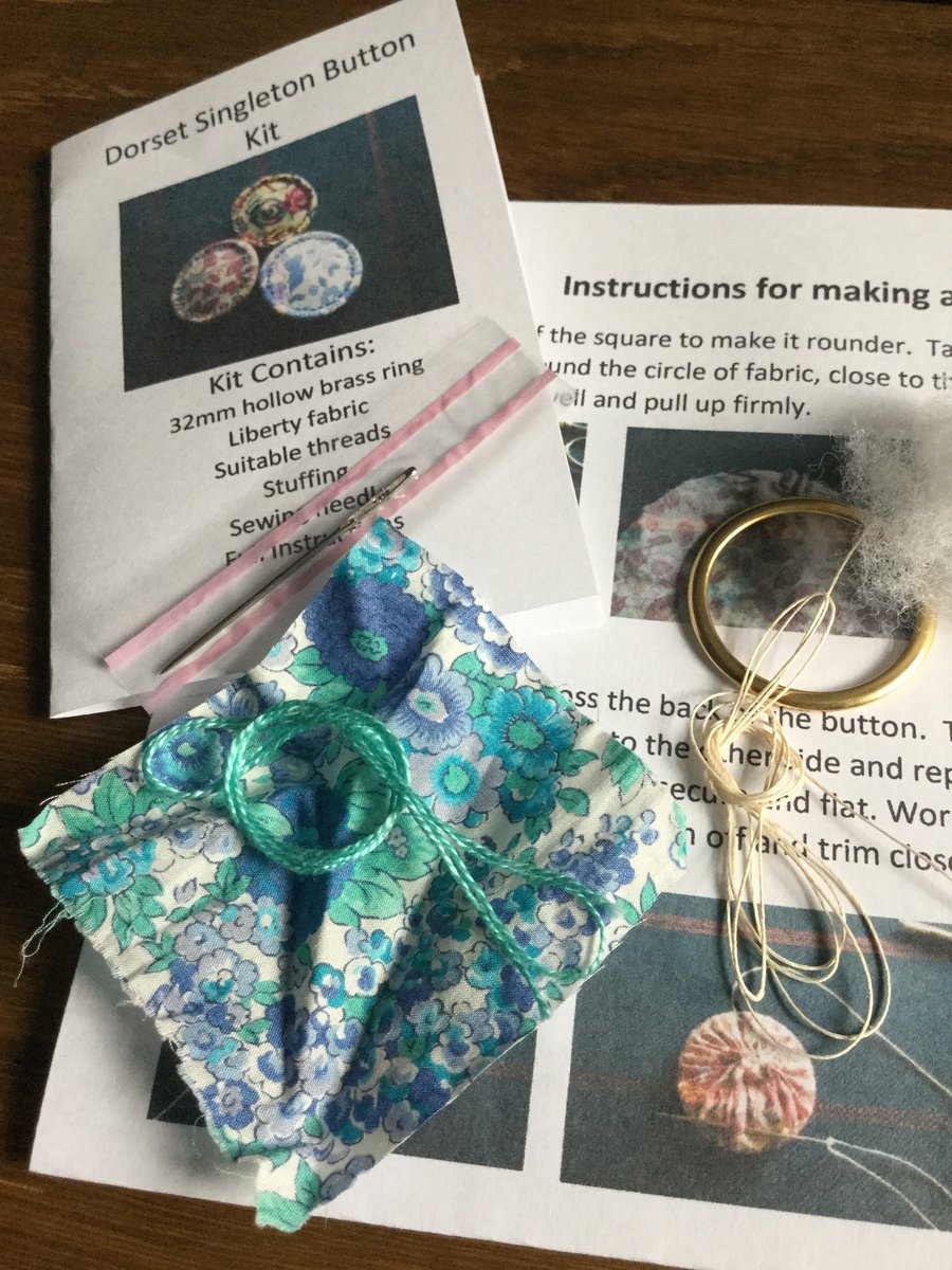 Kit to Make a Dorset Singleton Button in Liberty Print ‘Elysian’