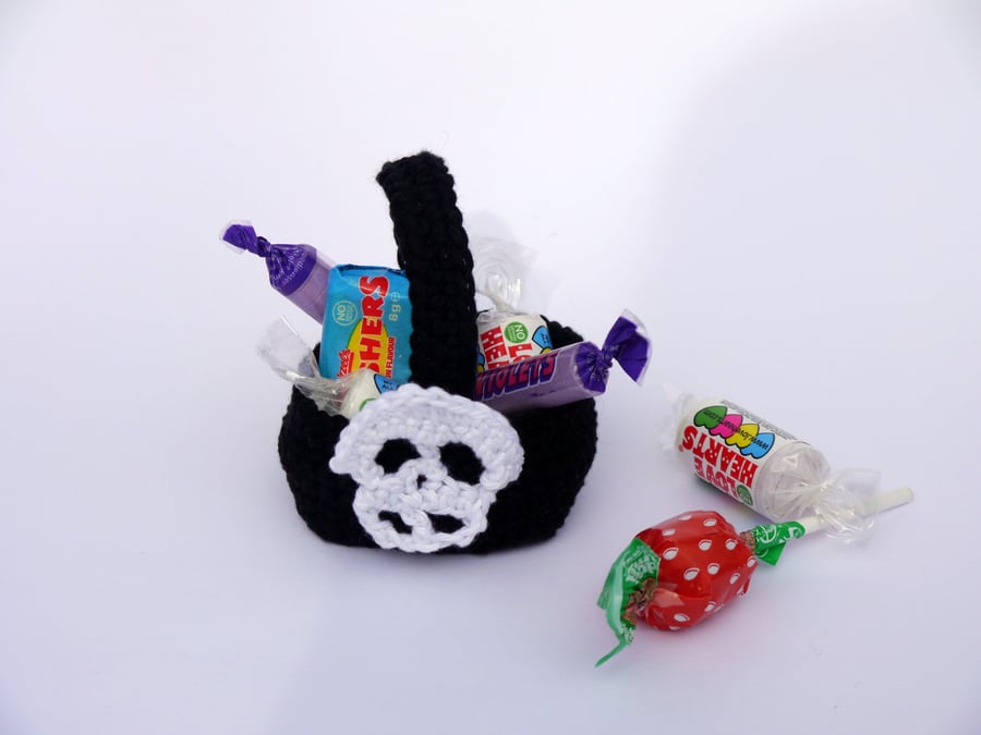 Mini Halloween Basket, Skull Decoration