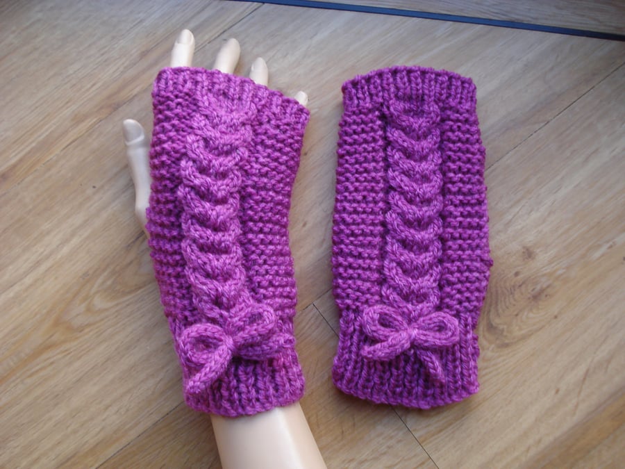 Hand Knitted Dark Pink Fingerless Gloves With Cable And Bow (R869)