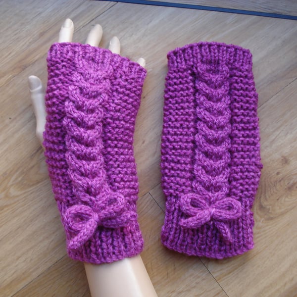 Hand Knitted Dark Pink Fingerless Gloves With Cable And Bow (R869)